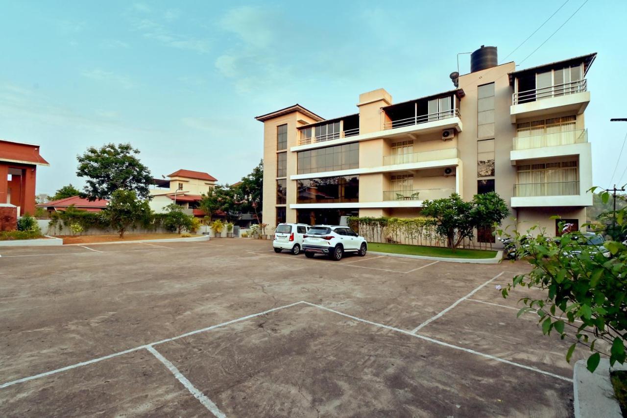 Hotel Sadhana Executive Dāpoli Buitenkant foto